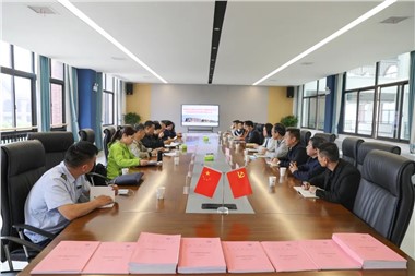 湖南省營(yíng)養(yǎng)與健康學(xué)校評(píng)估專家組蒞臨郡華學(xué)校指導(dǎo)工作