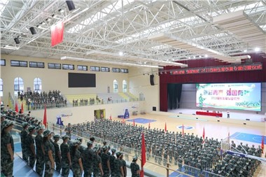 軍歌動(dòng)秋韻 旗卷開新程|郡華2023年新生軍訓(xùn)閉營(yíng)儀式