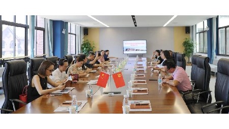 心系港區(qū)教育 引領(lǐng)學(xué)校發(fā)展|城陵磯新港區(qū)領(lǐng)導(dǎo)及區(qū)婦聯(lián)組織來(lái)郡華考查調(diào)研